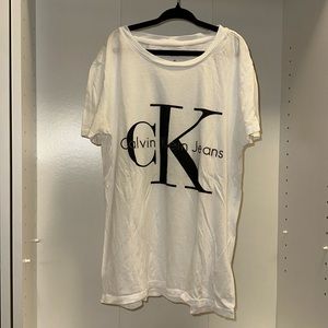Calvin Klein tshirt size XS
